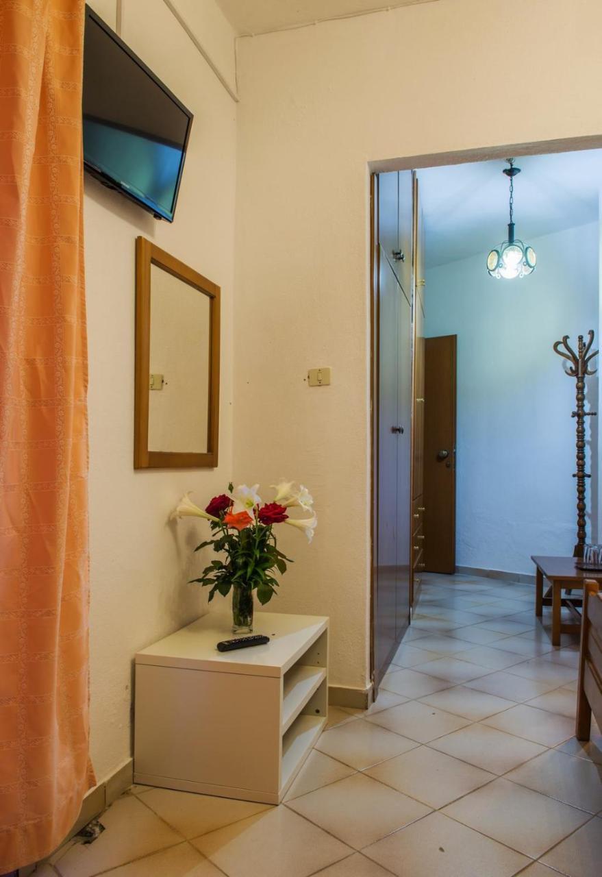 Hotel Stefani Sarti Esterno foto