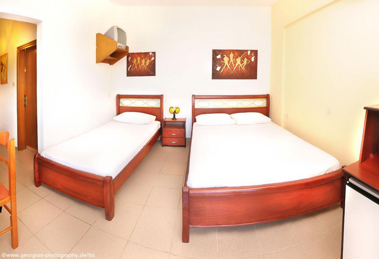 Hotel Stefani Sarti Esterno foto