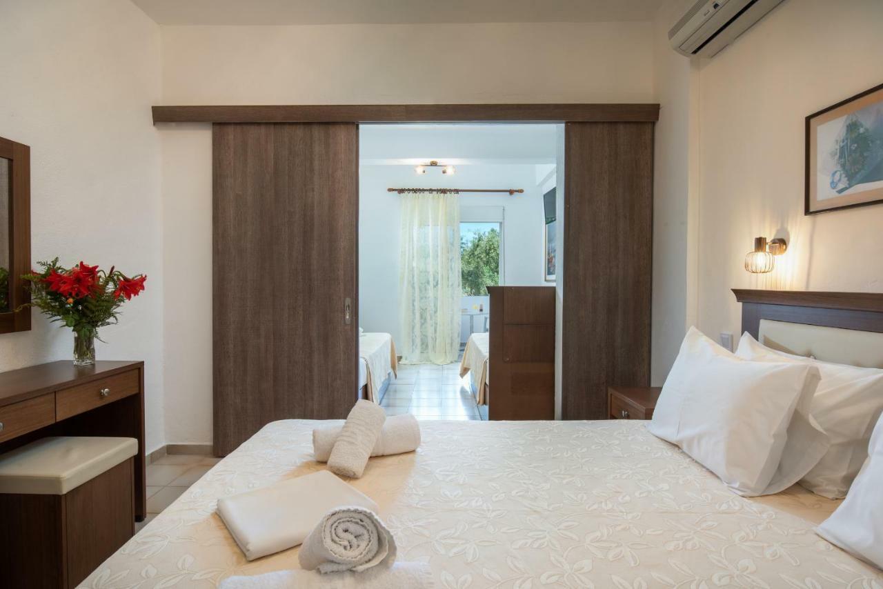 Hotel Stefani Sarti Esterno foto
