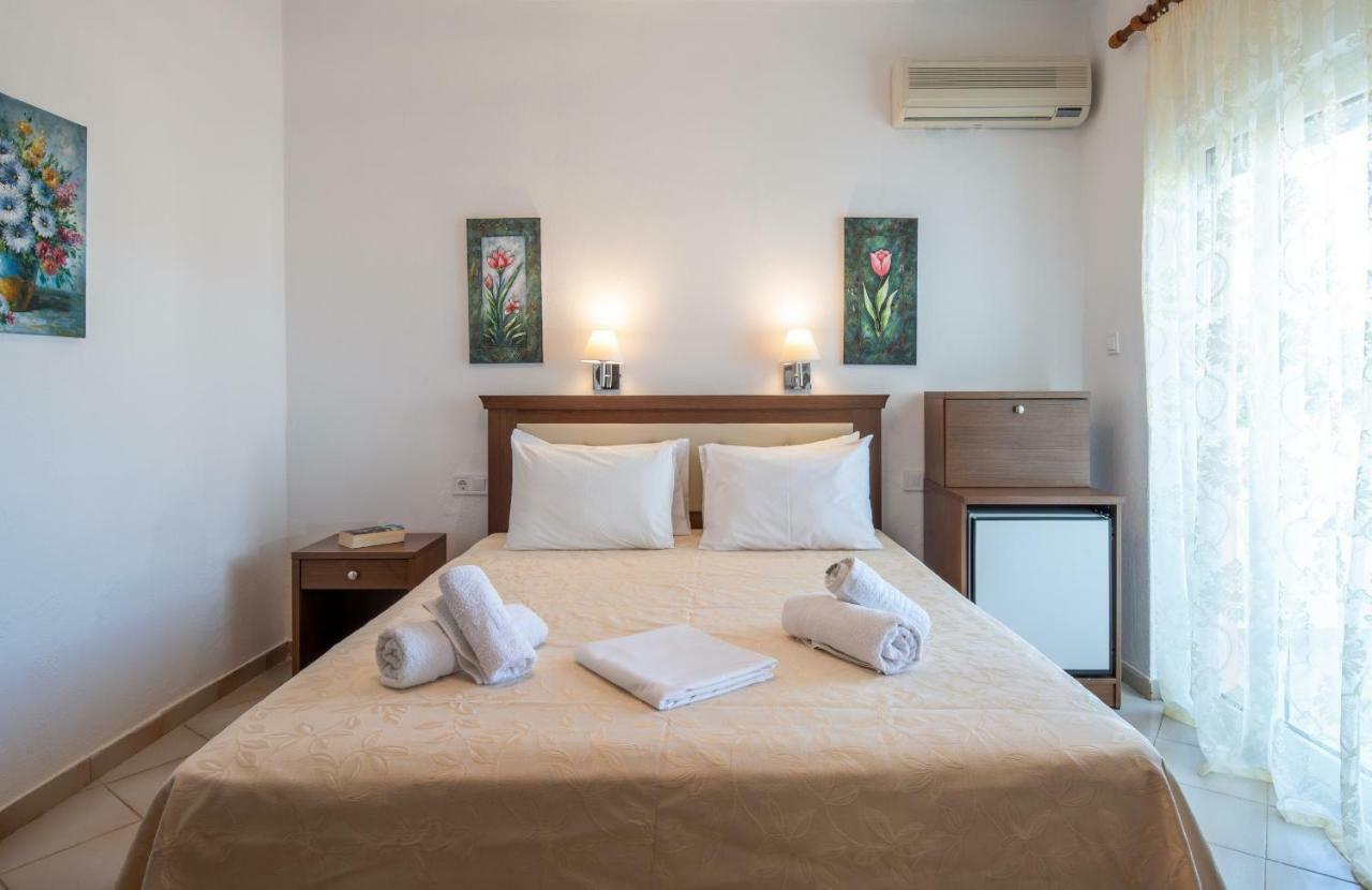 Hotel Stefani Sarti Esterno foto