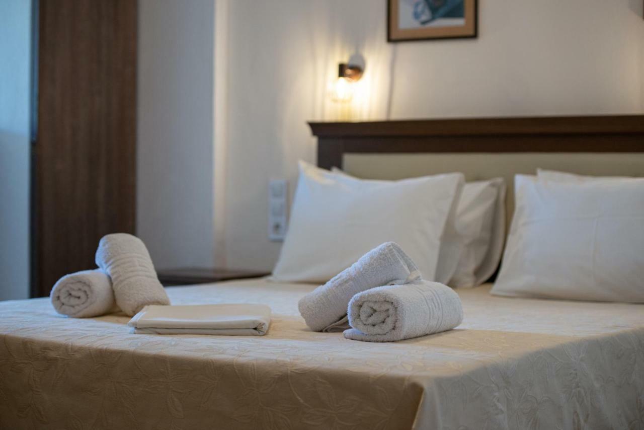 Hotel Stefani Sarti Esterno foto